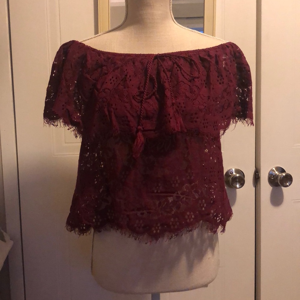 Flying tomato off the shoulder crop